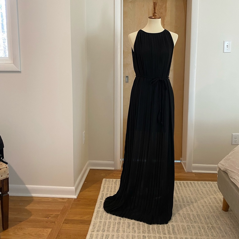 Soloiste Black Pleated Column Dress with braided tie waist